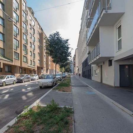 Apartamento Grosse Terrasse, Klimaanlage Und U-Bahn Naehe Viena Exterior foto