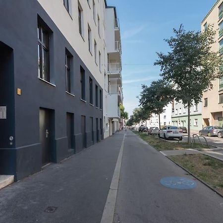 Apartamento Grosse Terrasse, Klimaanlage Und U-Bahn Naehe Viena Exterior foto