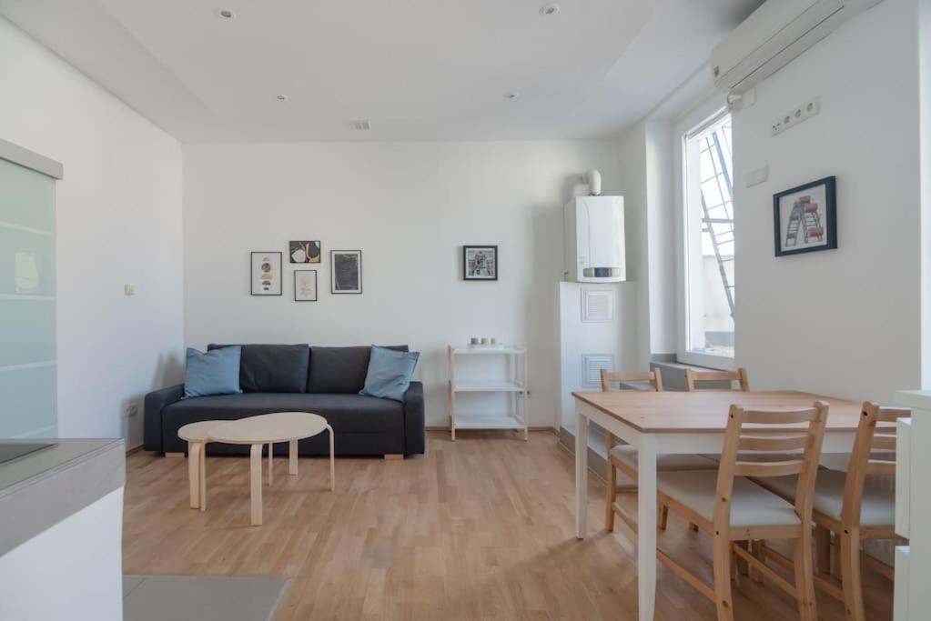 Apartamento Grosse Terrasse, Klimaanlage Und U-Bahn Naehe Viena Exterior foto