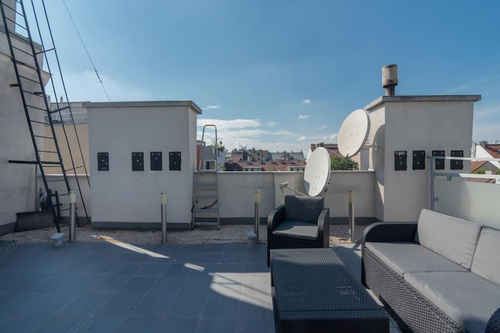 Apartamento Grosse Terrasse, Klimaanlage Und U-Bahn Naehe Viena Exterior foto