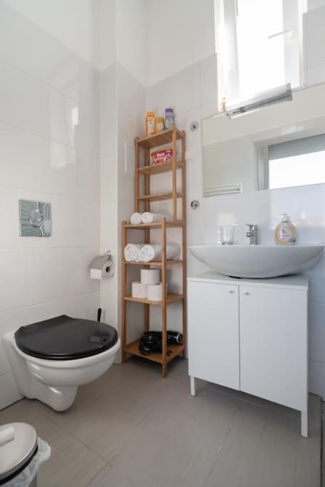 Apartamento Grosse Terrasse, Klimaanlage Und U-Bahn Naehe Viena Exterior foto