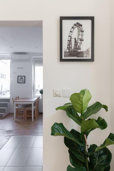 Apartamento Grosse Terrasse, Klimaanlage Und U-Bahn Naehe Viena Exterior foto