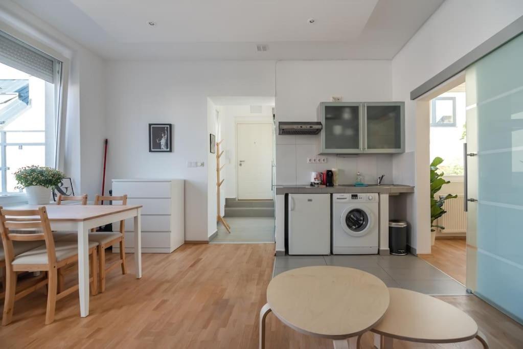 Apartamento Grosse Terrasse, Klimaanlage Und U-Bahn Naehe Viena Exterior foto