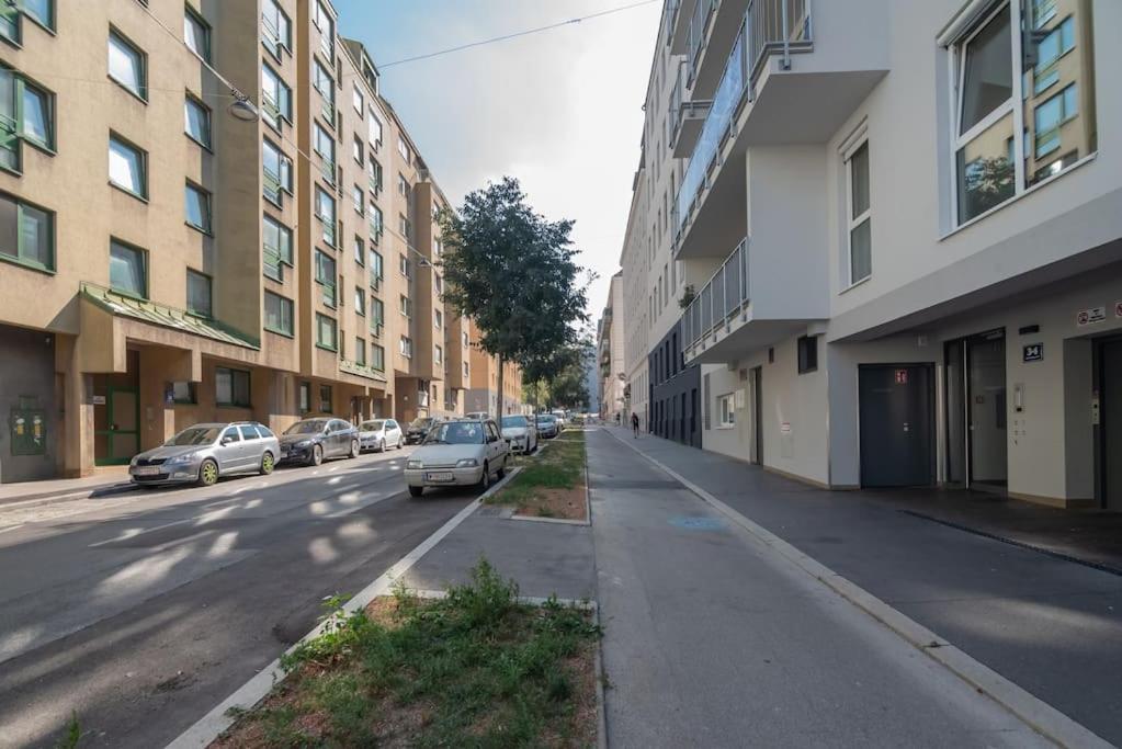 Apartamento Grosse Terrasse, Klimaanlage Und U-Bahn Naehe Viena Exterior foto