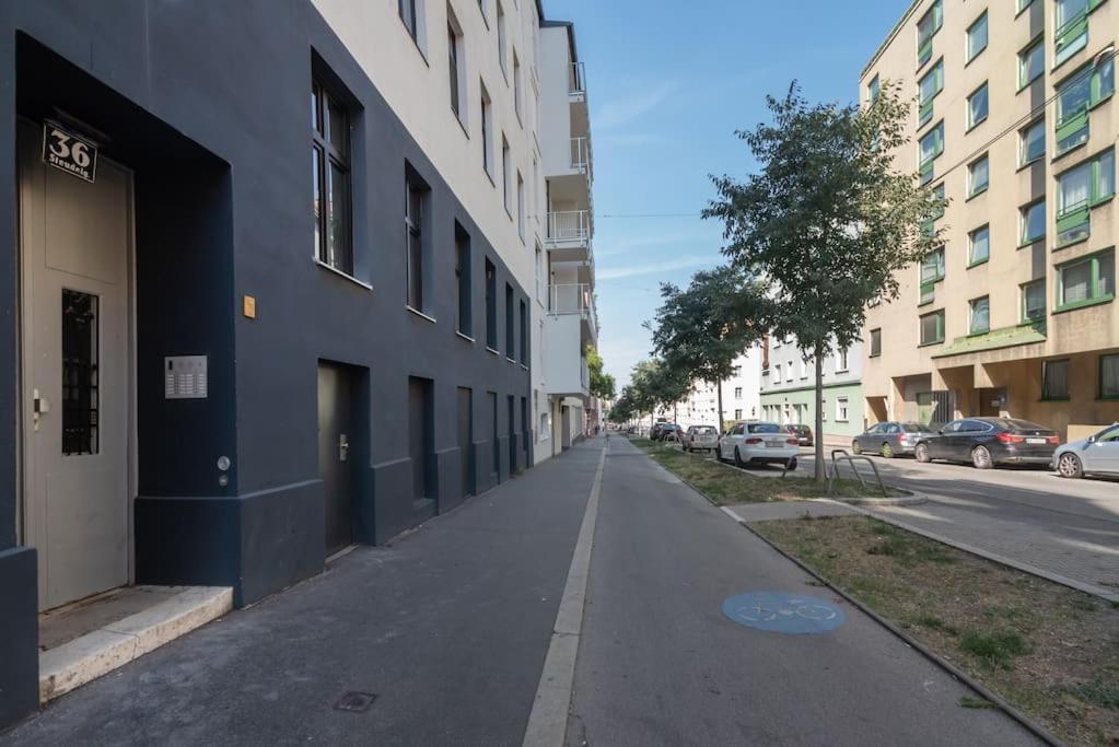 Apartamento Grosse Terrasse, Klimaanlage Und U-Bahn Naehe Viena Exterior foto
